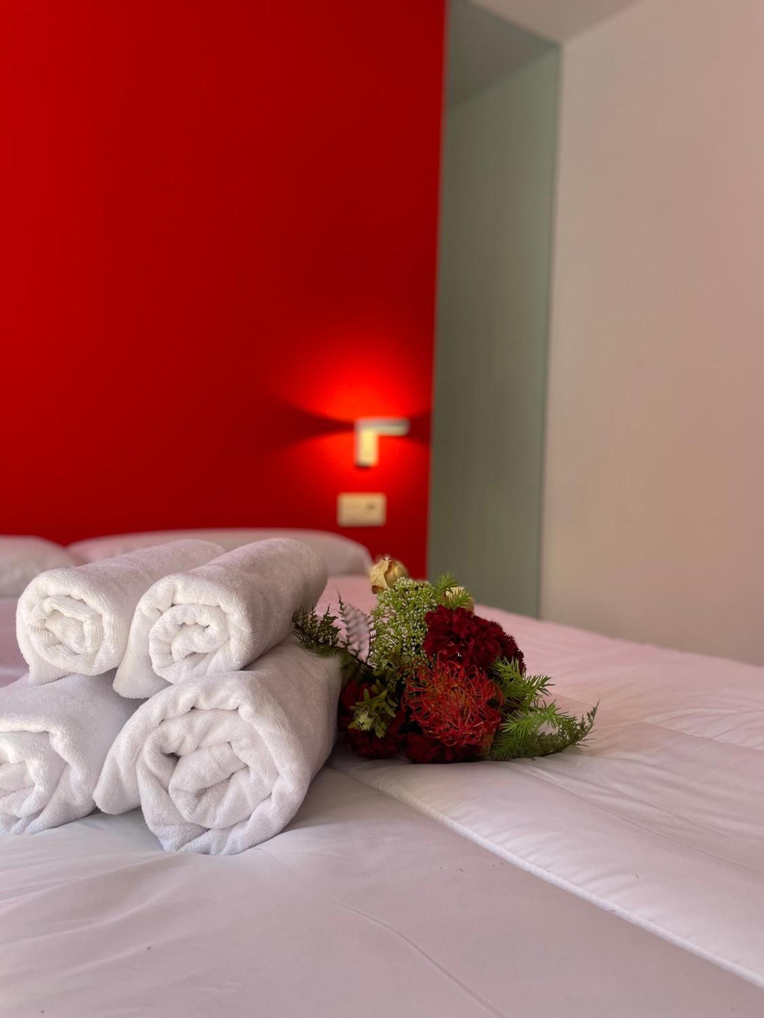 Lahola Glam Suites 토레몰리노스 외부 사진